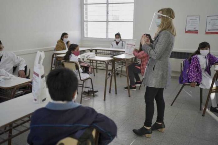maestra-clases.jpg