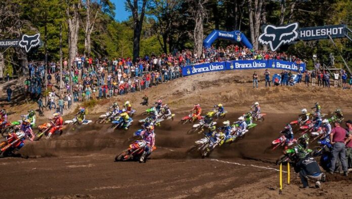 motocross-branca-carrera-medium-size-1.jpg