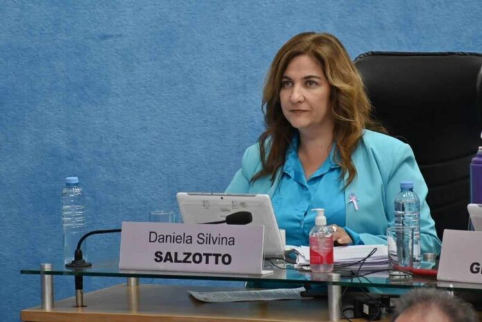 salzoto-leg.jpg